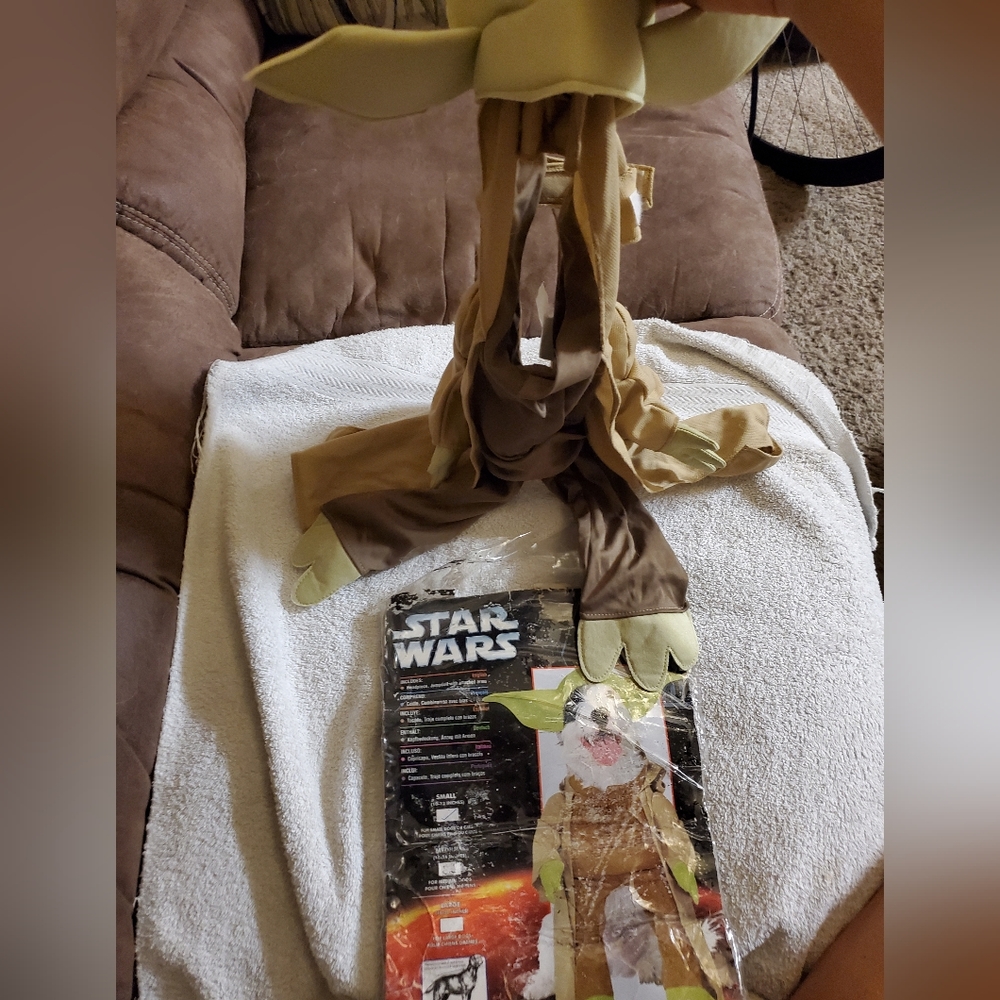 STAR WARS YODA COSTUME No tears no rips. Used washed sanitized and ready